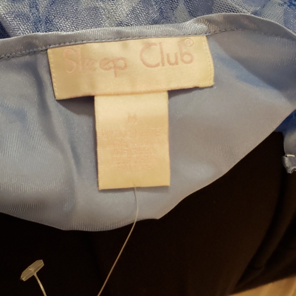 Lingerie - Picture 3 of 3